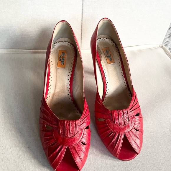 Red vintage Leather heels Miz Mooze size 37 - Picture 2 of 6